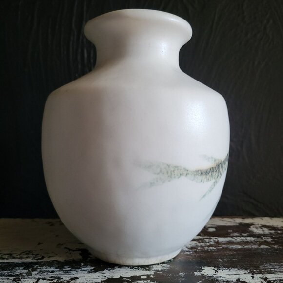 Artist Signed Studio Pottery Vase With Fish Design White Handmade Unique Vase - Picture 2 of 8